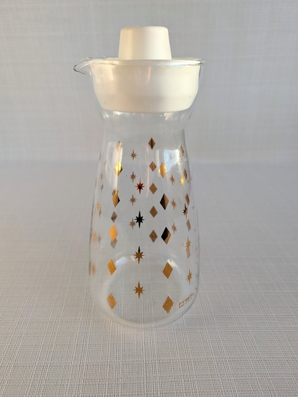 Vintage Pyrex Juice Carafe | Gold Diamonds and Atomic Starburst | Clean with Lid